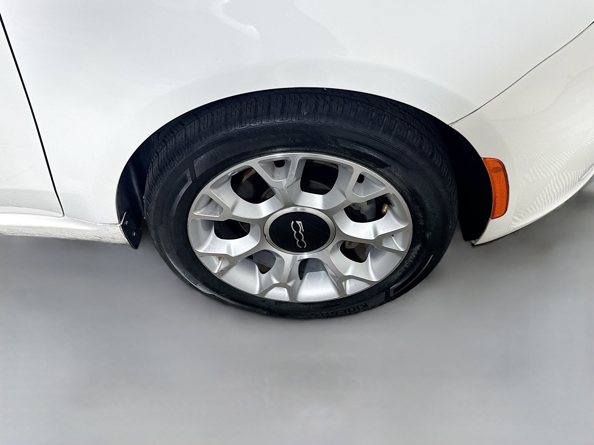 Used 2017 FIAT 500 Lounge image 28