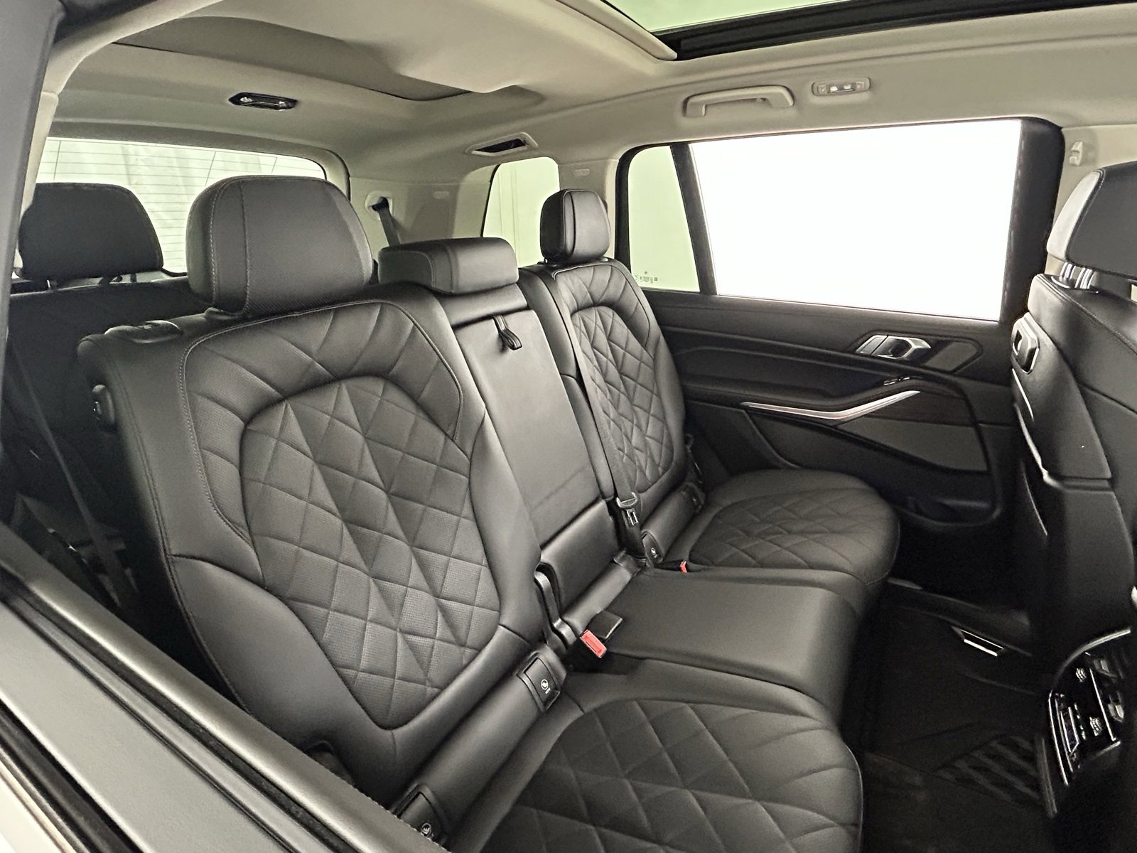 Used 2024 BMW X7 xDrive40i image 43