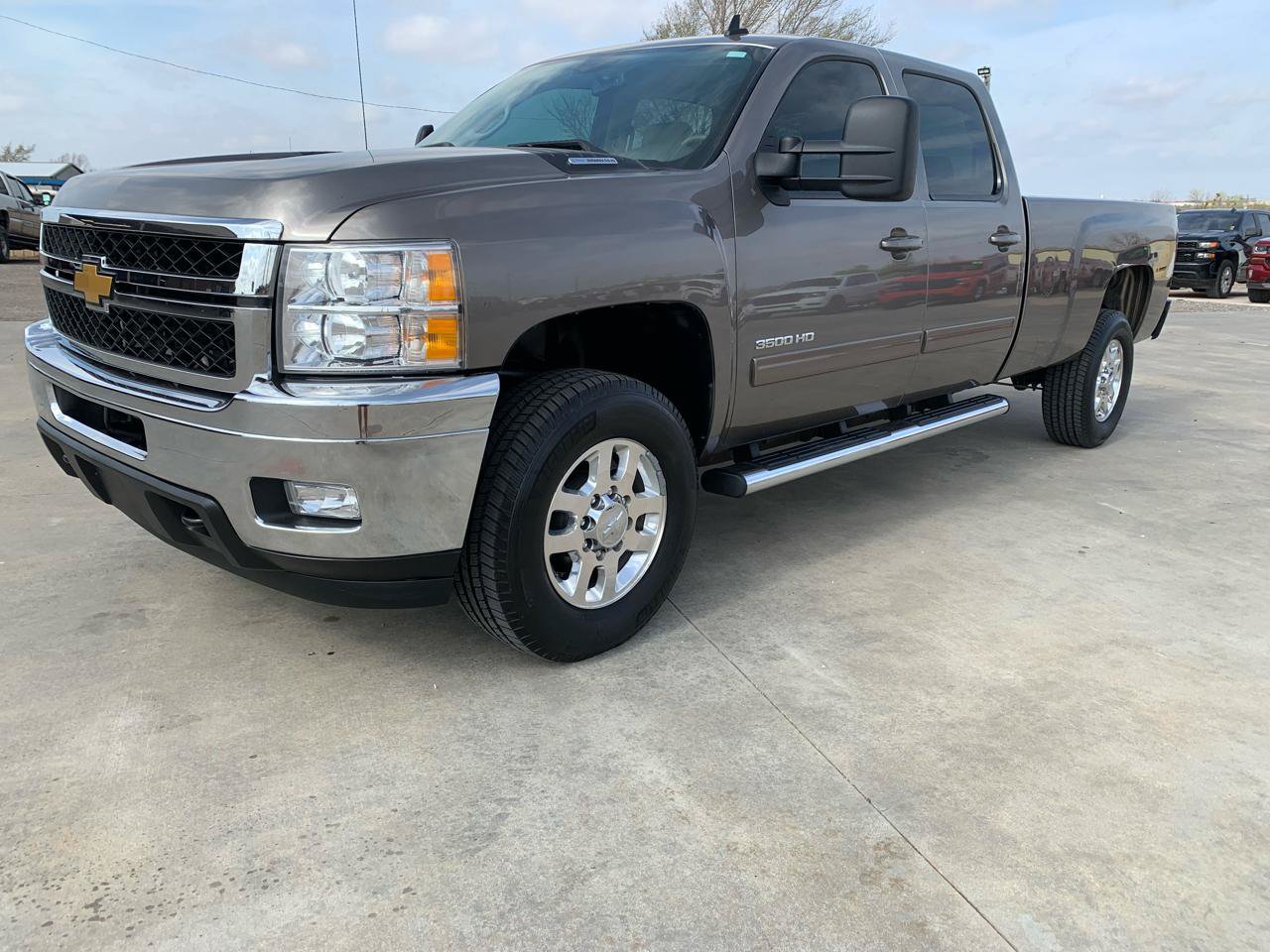 Used 2013 Chevrolet Silverado 3500 LTZ RWD image 3