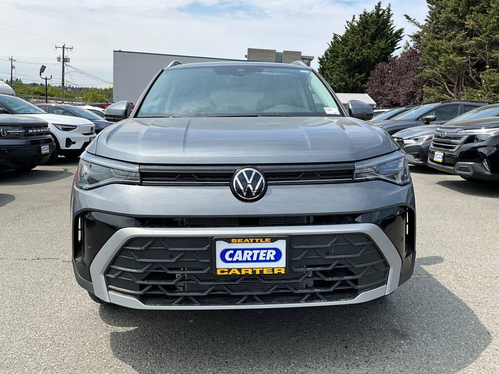 New 2025 Volkswagen Taos SE image 4