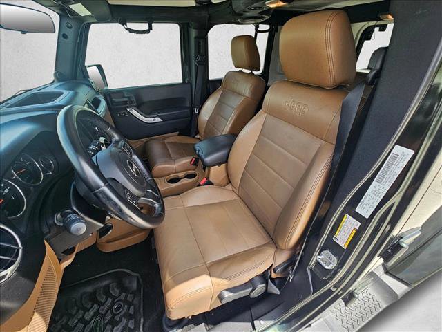 Used 2011 Jeep Wrangler Unlimited Sahara w/ Connectivity Group image 17