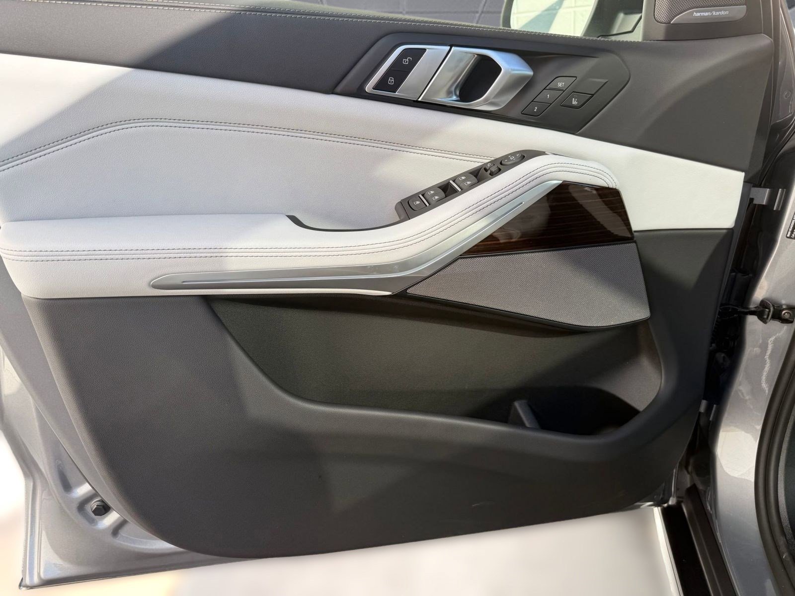 Used 2026 BMW X5 sDrive40i image 10