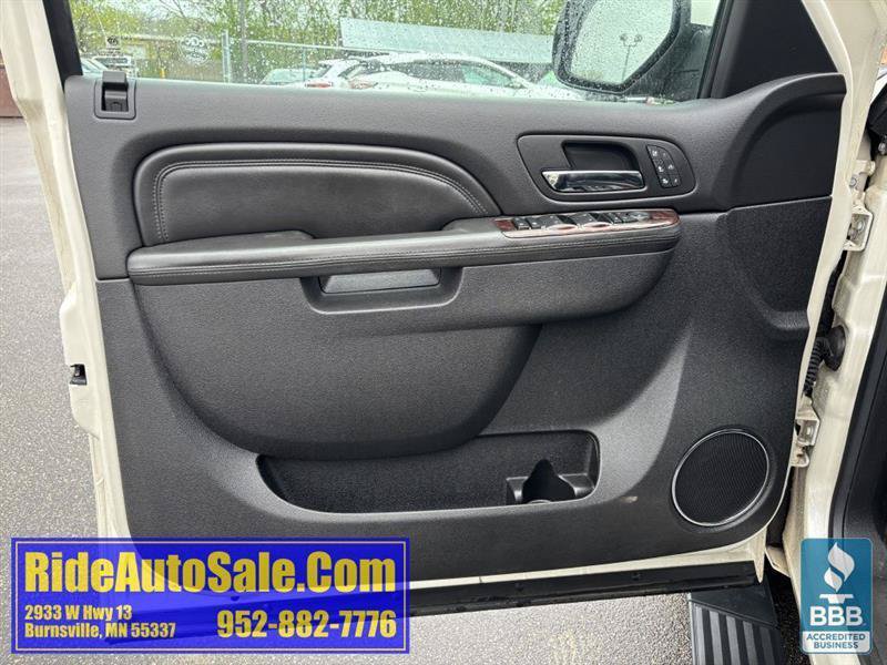 Used 2013 GMC Yukon XL Denali AWD/4WD image 9