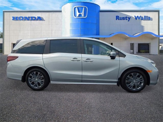 New 2026 Honda Odyssey Touring image 2