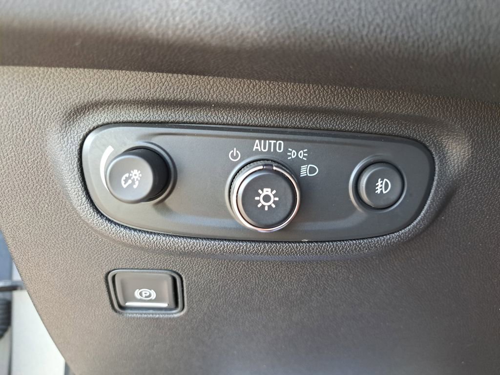 Used 2024 GMC Terrain SLT image 29