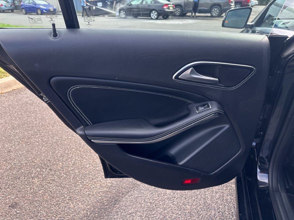 Used 2019 Mercedes-Benz CLA 250 4MATIC image 16
