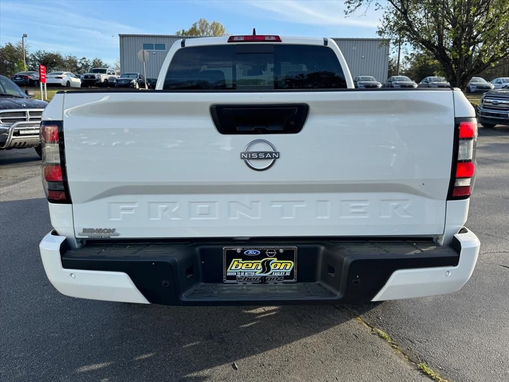 Certified 2025 Nissan Frontier SV image 4