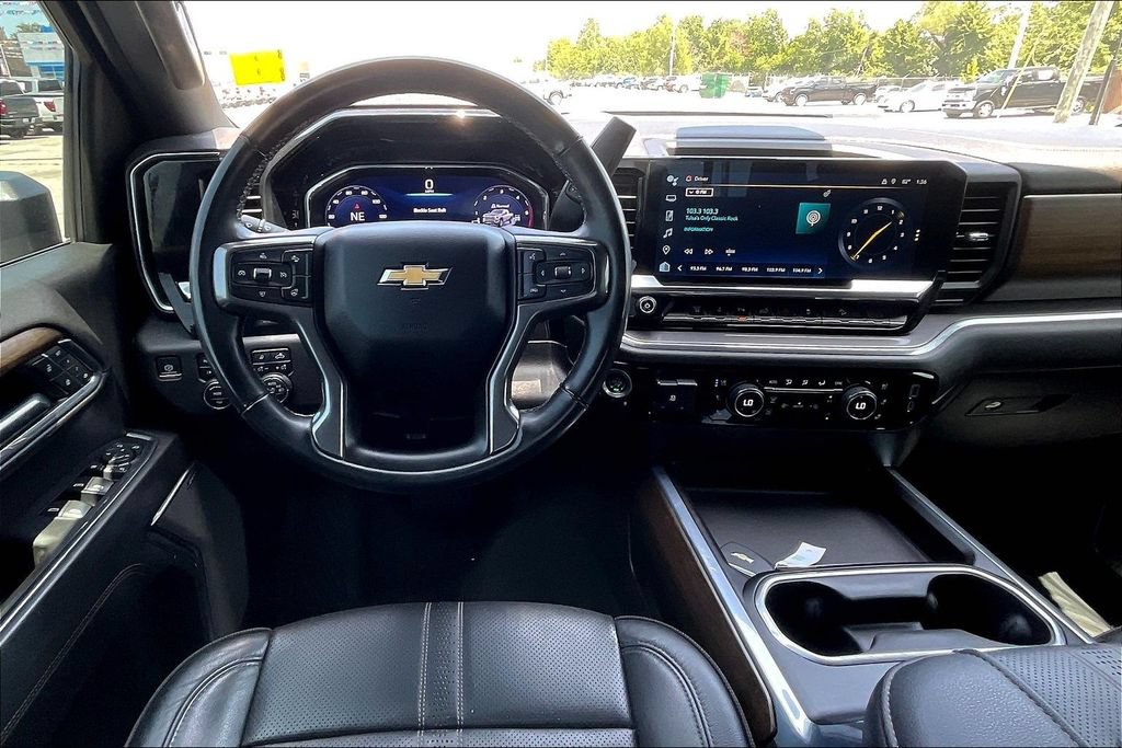 Used 2024 Chevrolet Silverado 2500 High Country AWD/4WD image 6