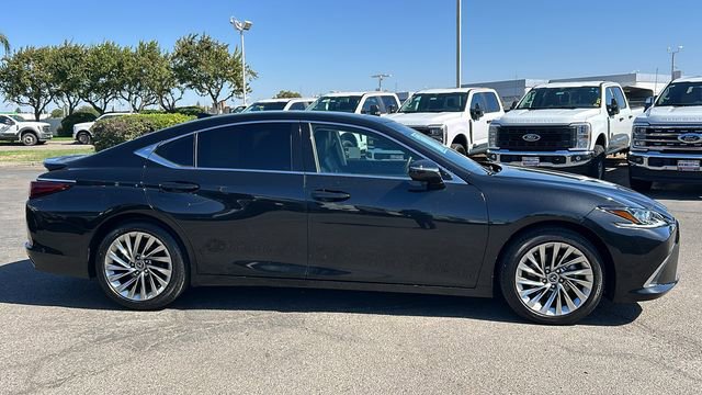 Used 2023 Lexus ES 350 Luxury image 2