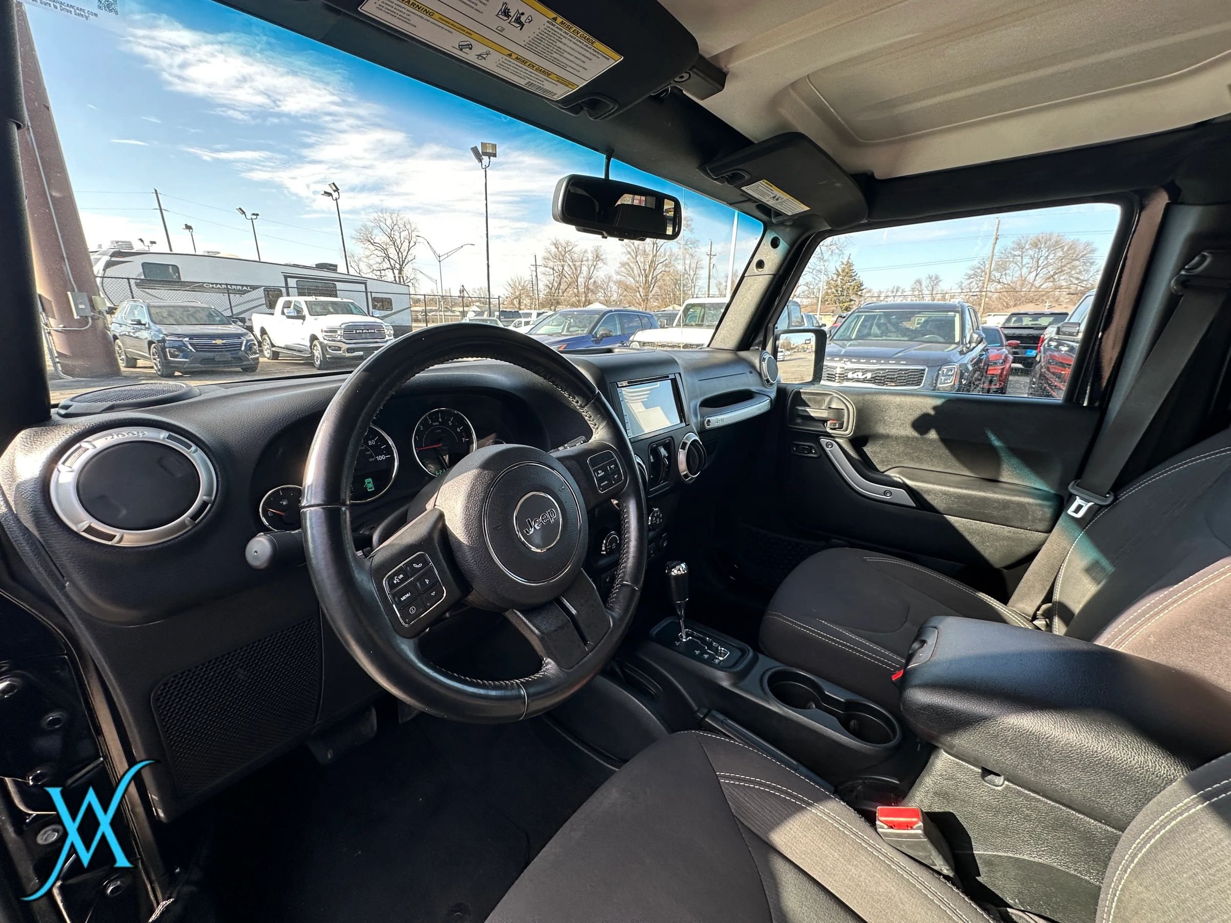 Used 2018 Jeep Wrangler Unlimited Sahara w/ Connectivity Group AWD/4WD image 15