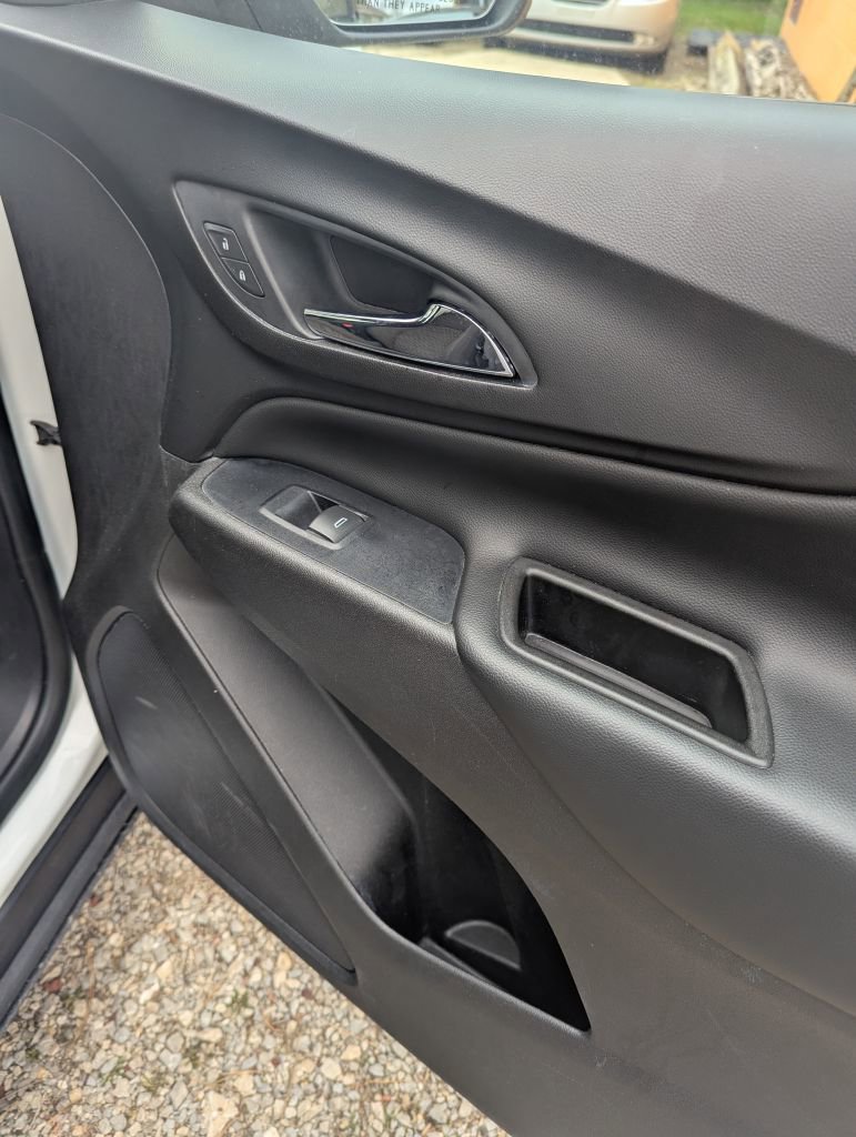 Used 2019 Chevrolet Equinox LT w/ Driver Convenience Package image 19