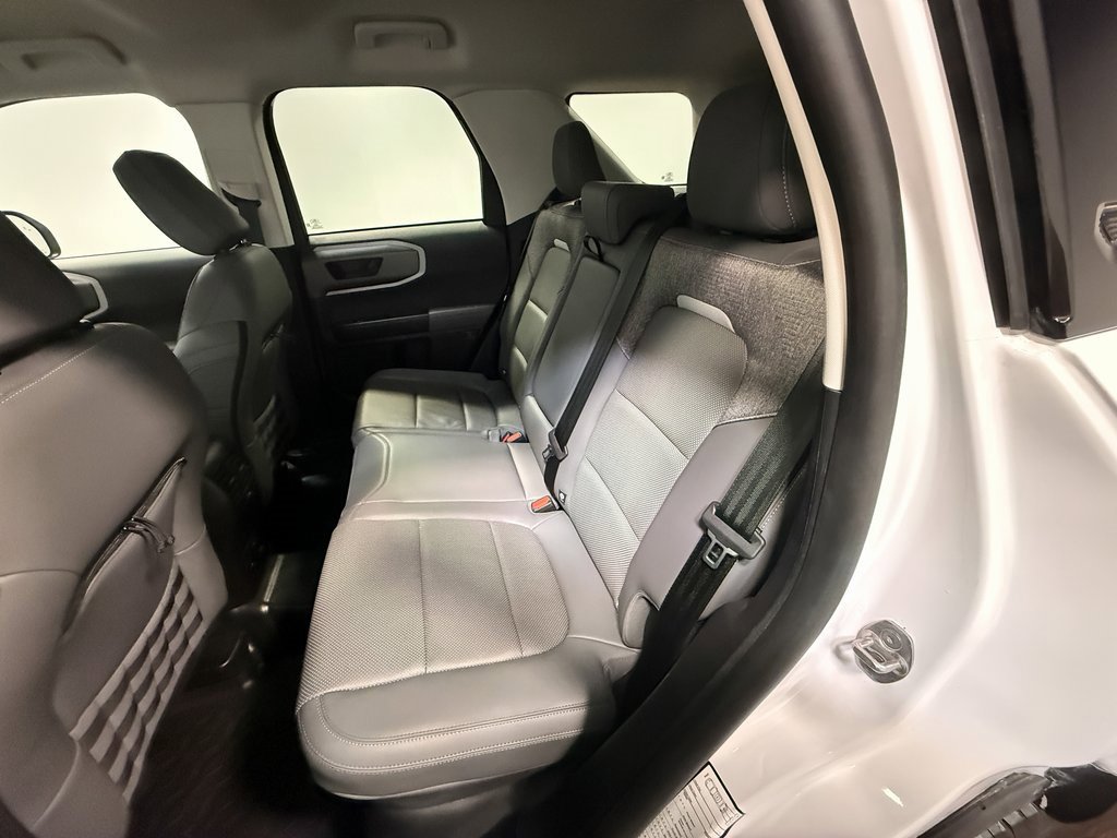 Used 2025 Ford Bronco Sport Badlands image 8