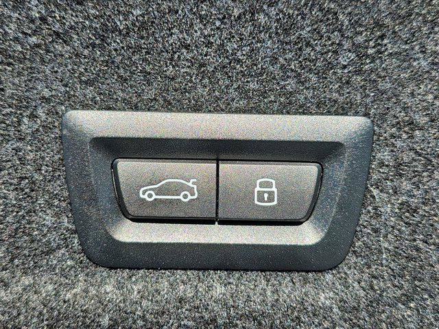 Used 2024 BMW 330i Sedan w/ Convenience Package image 13