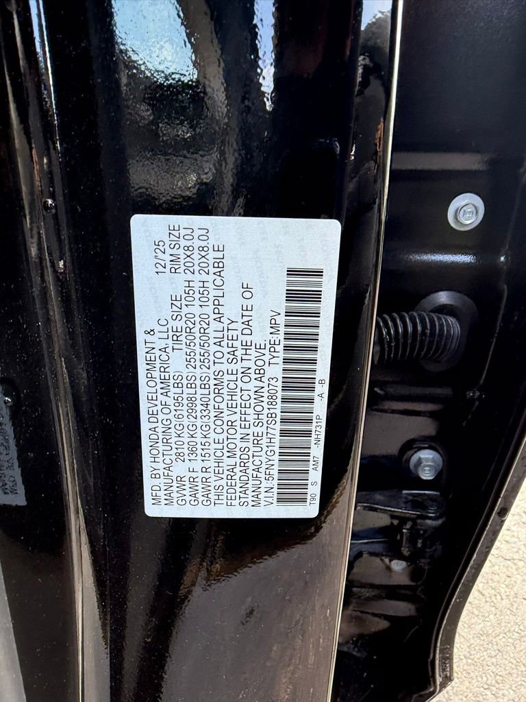 Used 2025 Honda Pilot Touring image 5