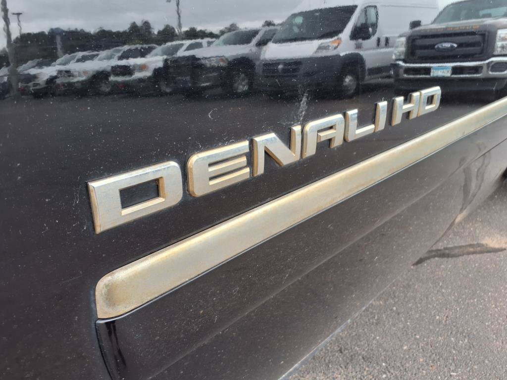 Used 2013 GMC Sierra 2500 Denali w/ Suspension Package, Off-Road AWD/4WD image 2