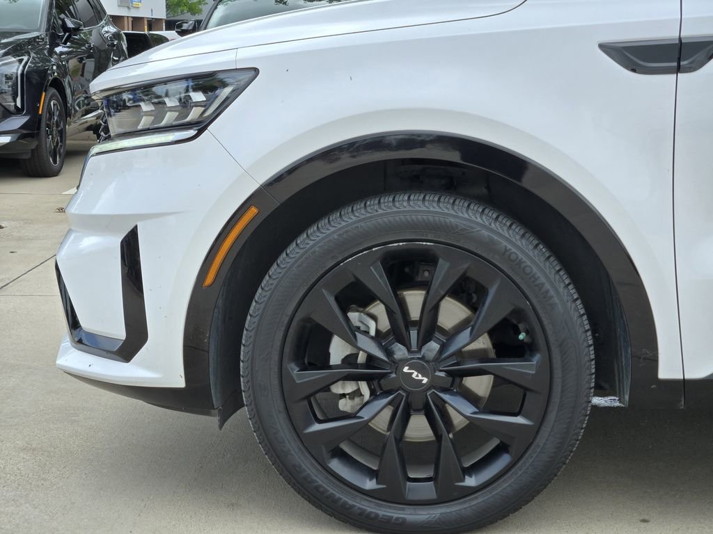 Certified 2023 Kia Sorento SX FWD image 14