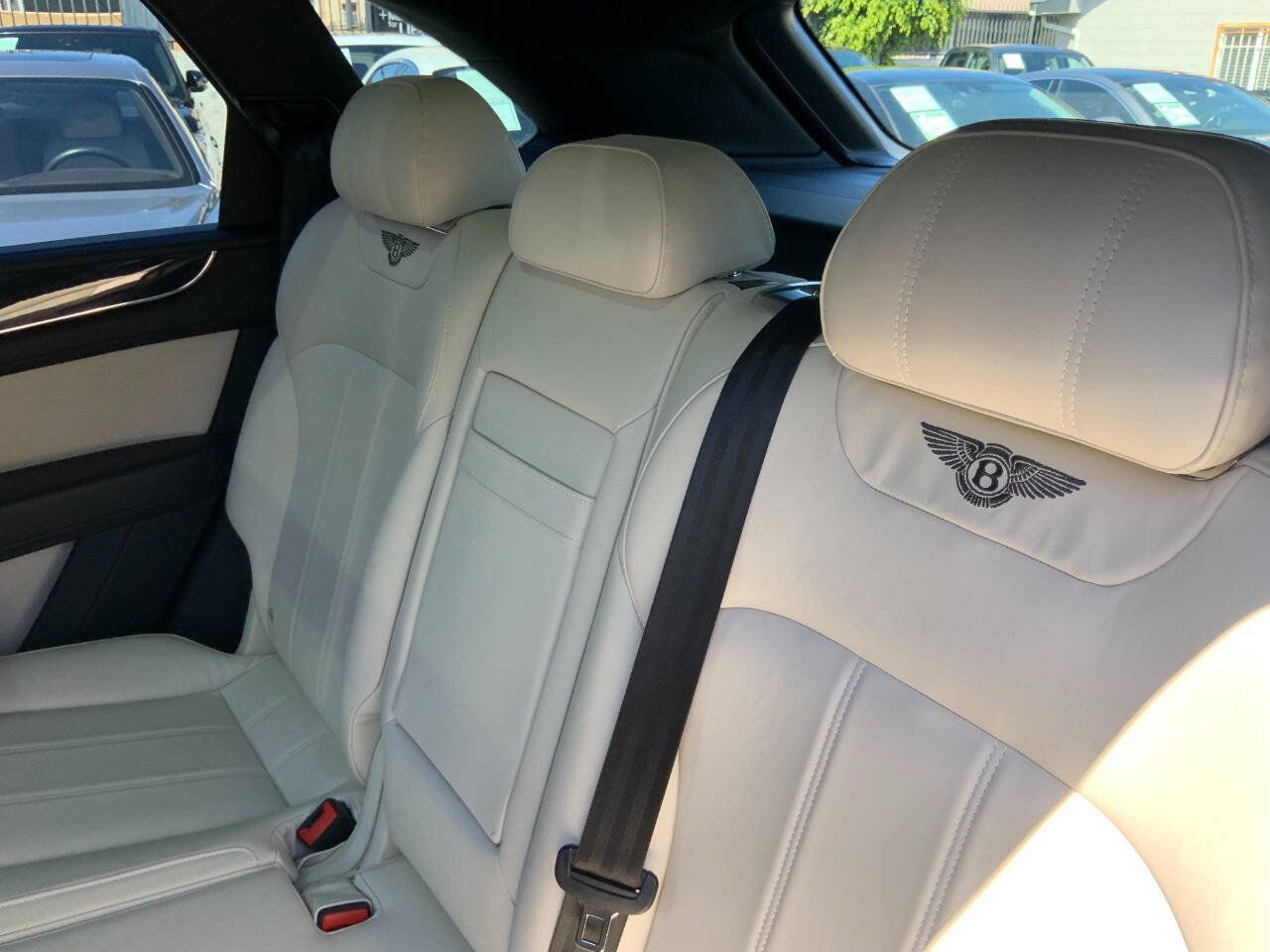 Used 2019 Bentley Bentayga AWD/4WD image 29