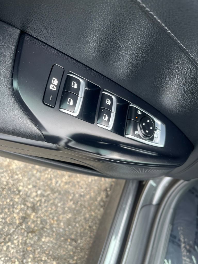 Used 2025 Kia K5 LXS FWD image 22