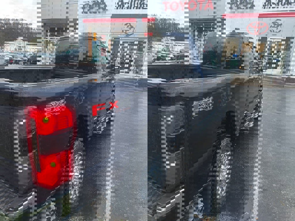 Used 2023 Ford F350 Lariat w/ Tow Technology Package image 8