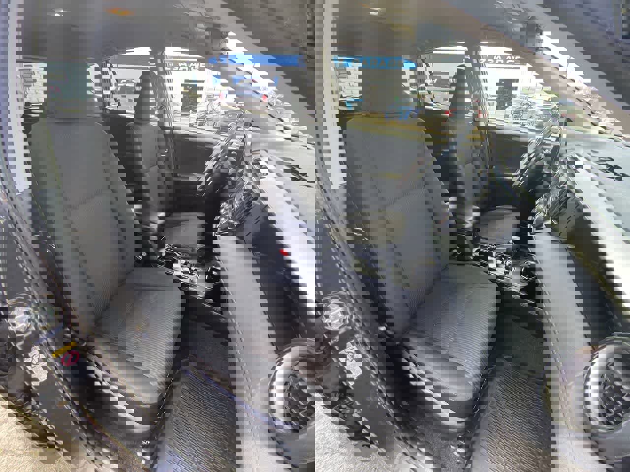 Used 2018 Toyota RAV4 LE w/ All Weather Liner Package AWD/4WD image 23