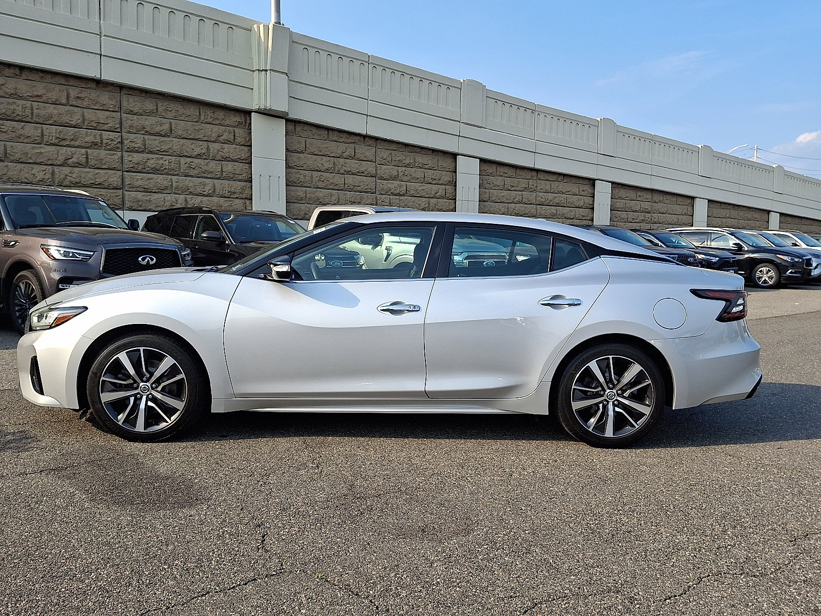 Used 2019 Nissan Maxima 3.5 SV w/ Floor Mat Group FWD image 7