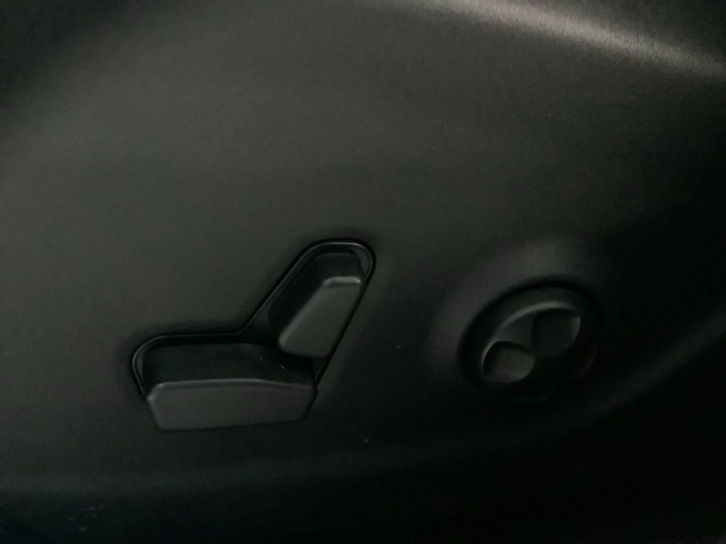 Used 2019 Jeep Cherokee Latitude Plus image 23