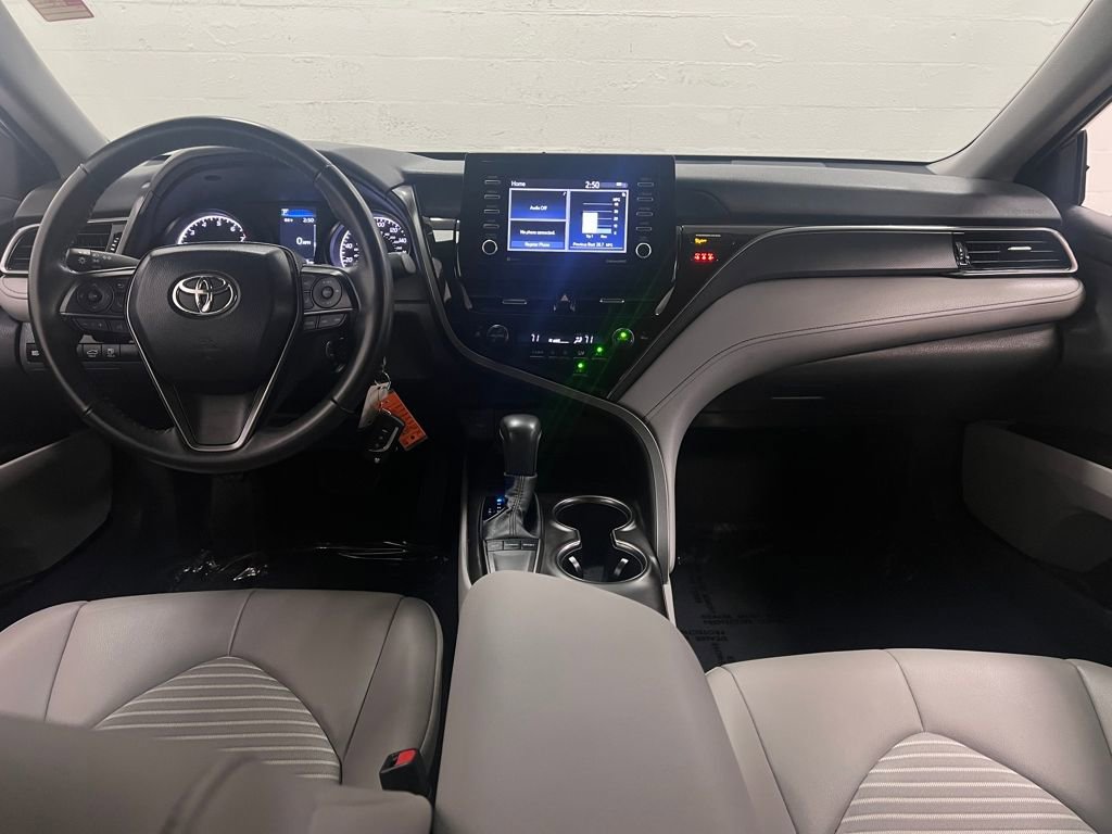 Used 2024 Toyota Camry SE image 12