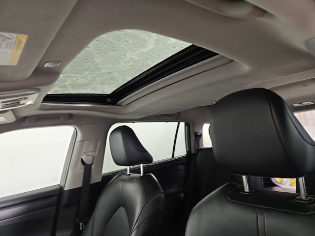 Used 2025 Toyota Highlander XLE AWD/4WD image 32