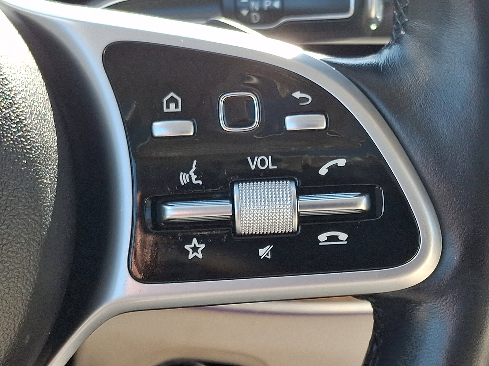 Used 2022 Mercedes-Benz GLS 450 4MATIC image 23