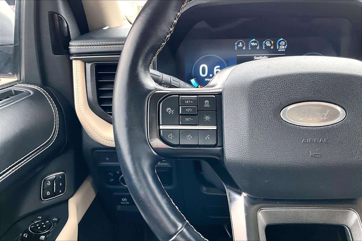 Used 2023 Ford Expedition Max Platinum RWD image 23
