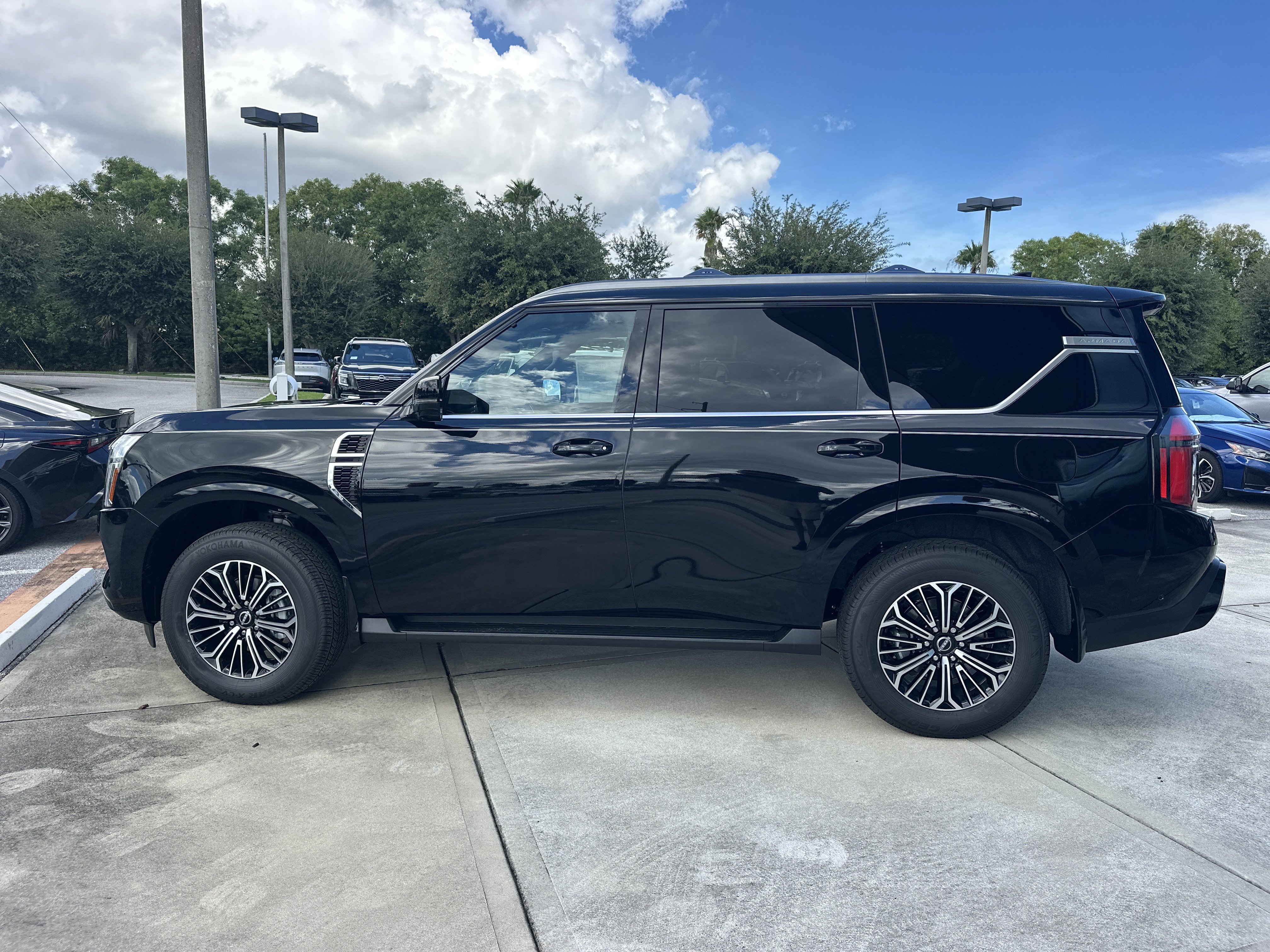 New 2026 Nissan Armada SL w/ Captain's Chari Seat Package image 6
