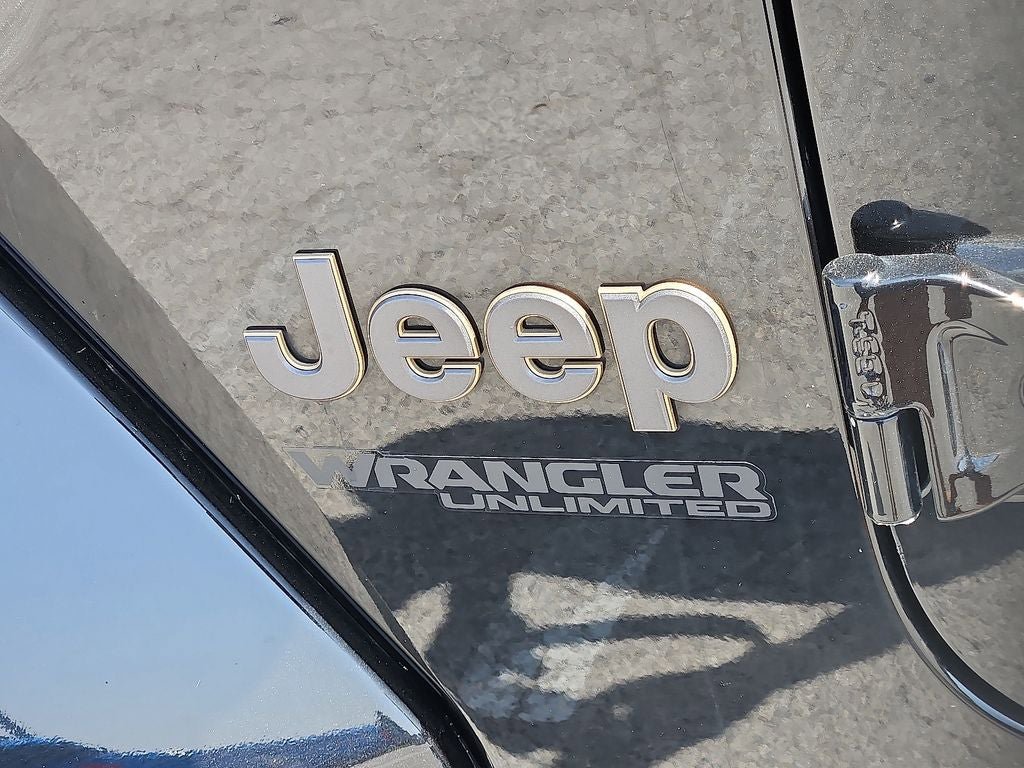 Used 2021 Jeep Wrangler Unlimited Rubicon w/ Trailer Tow Package AWD/4WD image 15