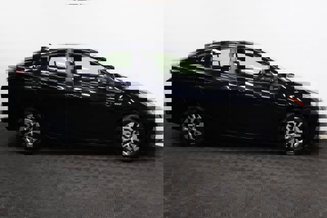 Used 2016 Toyota Prius Three image 4