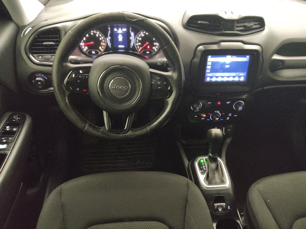 Used 2020 Jeep Renegade Altitude FWD image 22