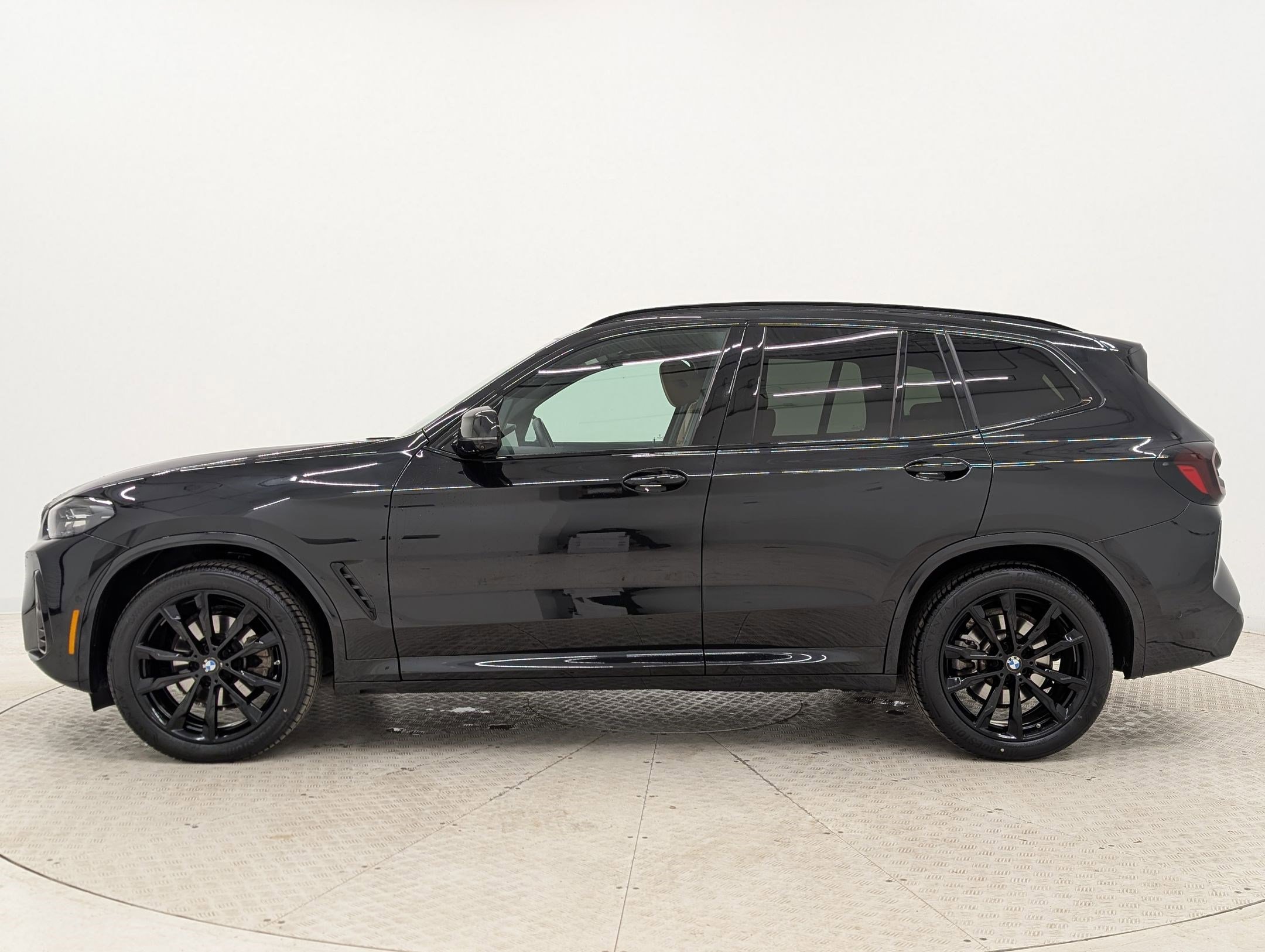 Certified 2023 BMW X3 sDrive30i w/ M Sport Package image 2