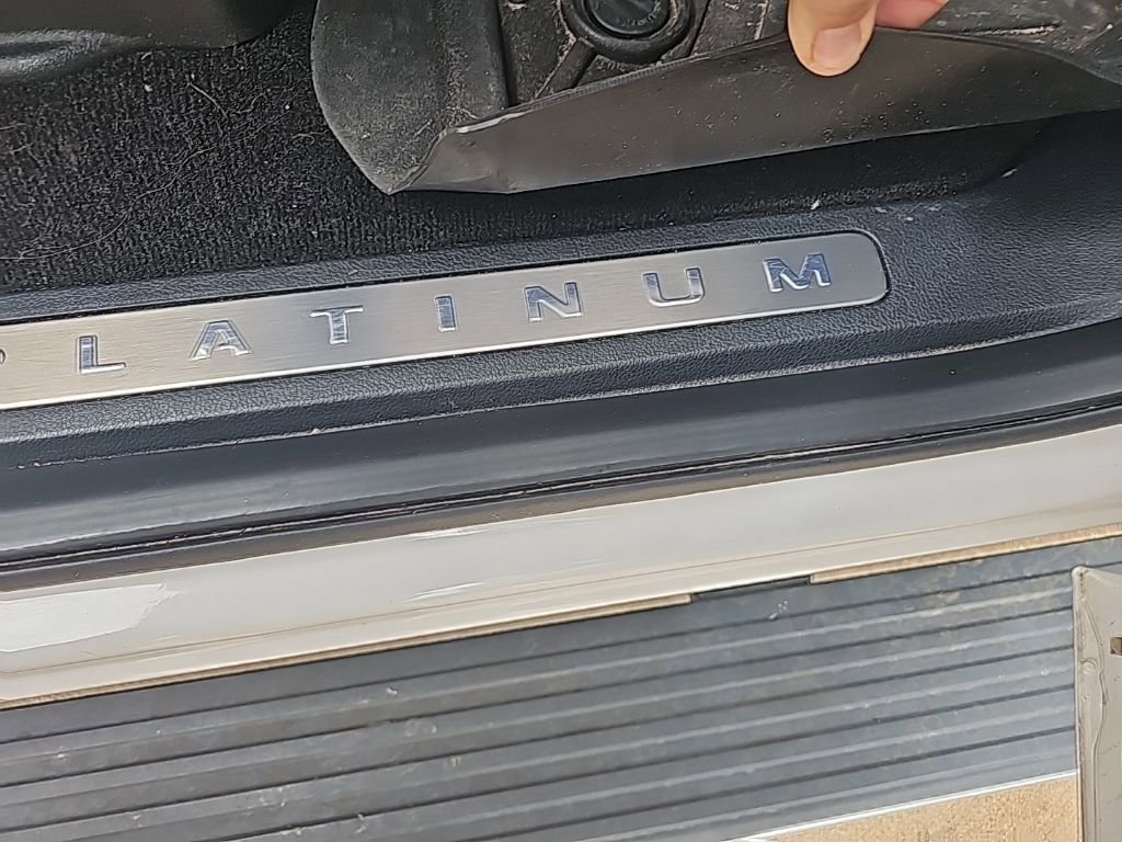 Used 2018 Ford Expedition Platinum image 19