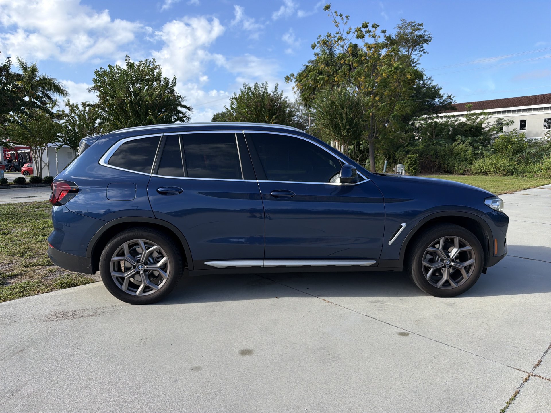 Used 2022 BMW X3 xDrive30i w/ Premium Package 2 AWD/4WD image 3
