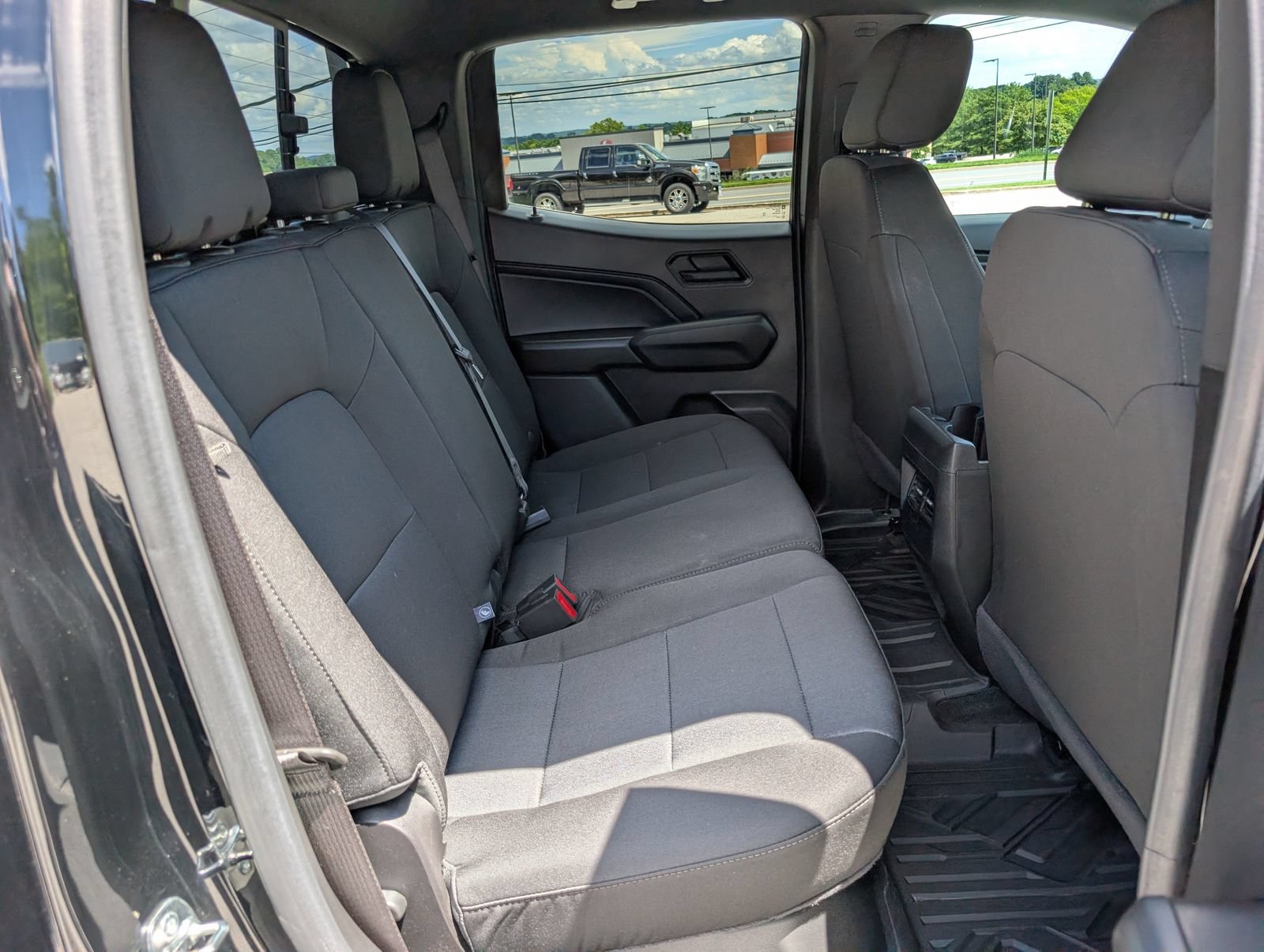 Used 2024 Chevrolet Colorado Trail Boss w/ Technology Package AWD/4WD image 13