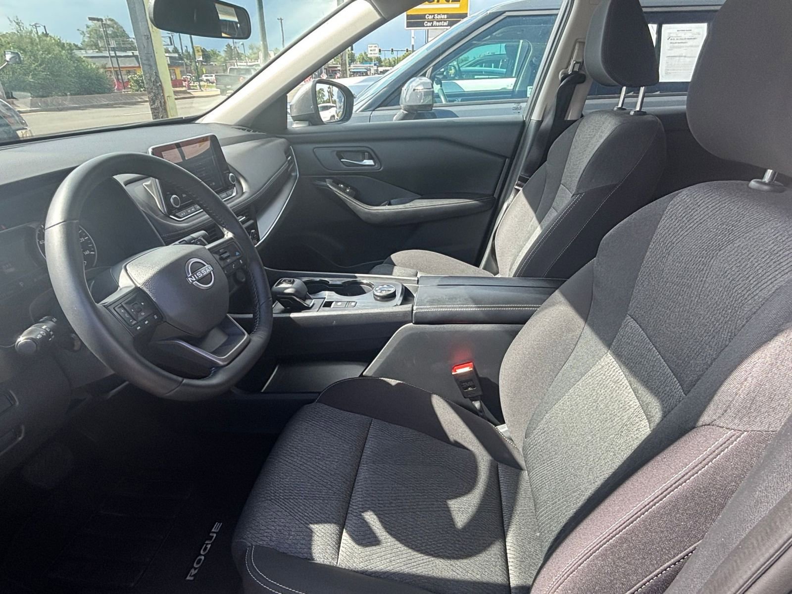 Used 2025 Nissan Rogue SV AWD/4WD image 25