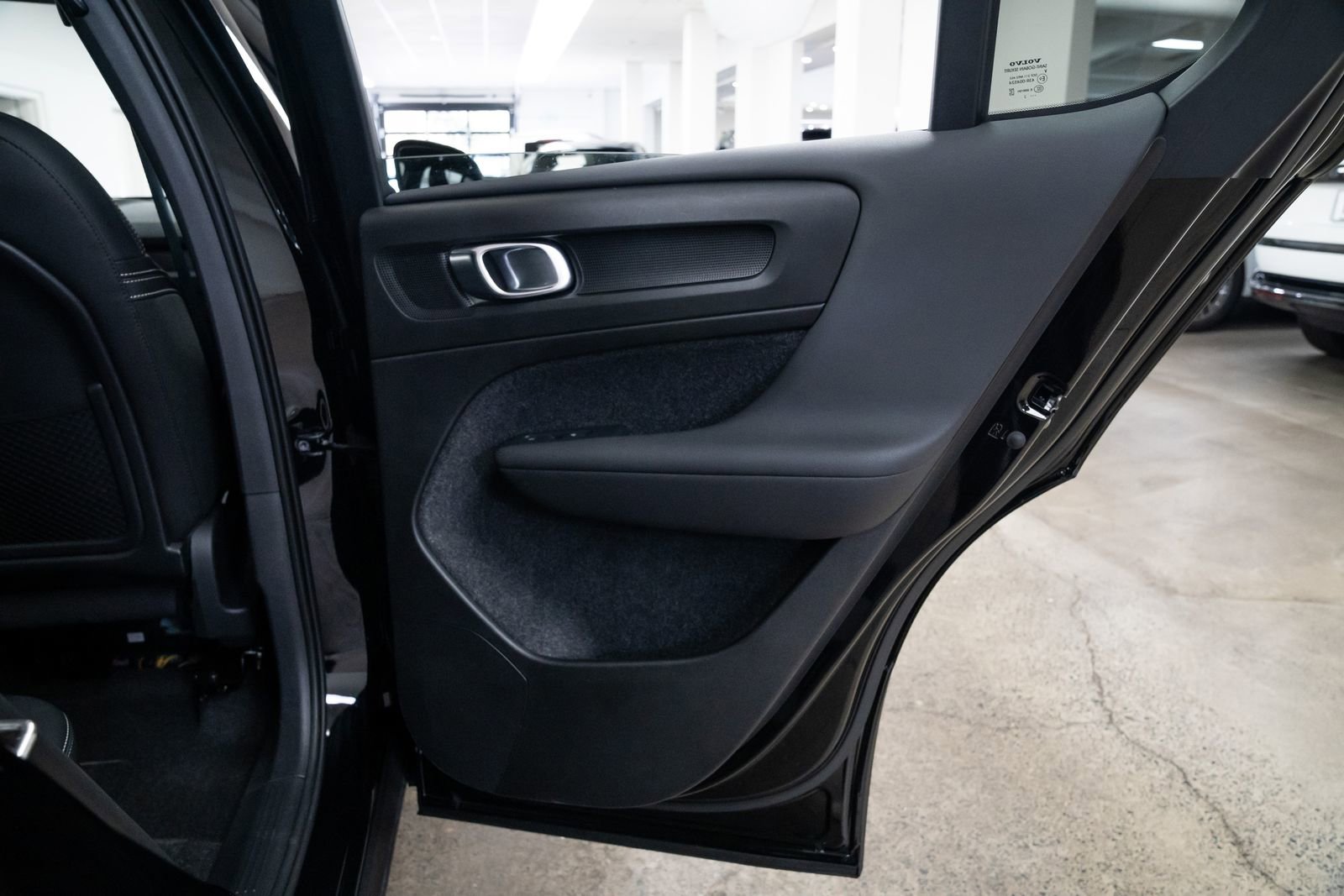 Used 2023 Volvo C40 P8 Recharge Ultimate image 20