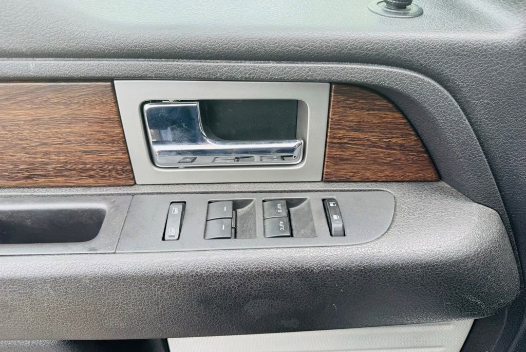 Used 2013 Ford F150 Lariat w/ Lariat Chrome Pkg image 9