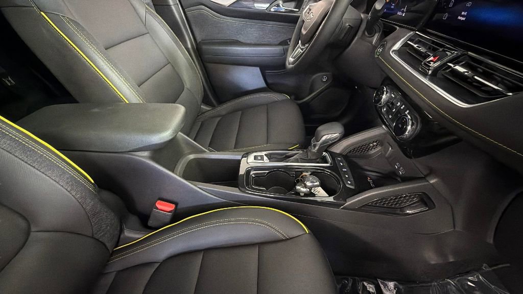 Used 2025 Chevrolet TrailBlazer ACTIV w/ Convenience Package FWD image 34