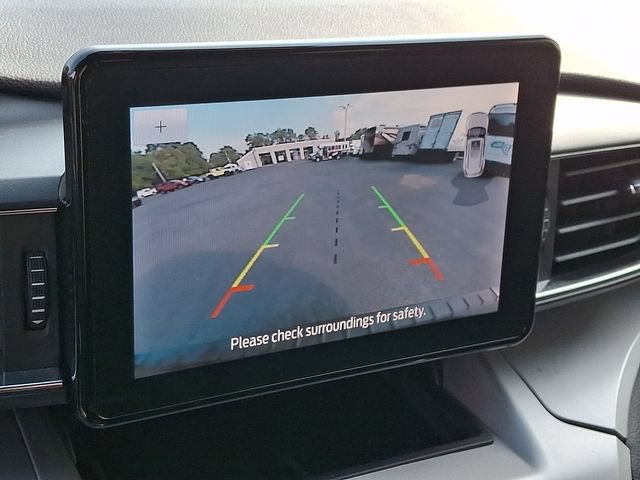Used 2023 Ford Explorer XLT w/ Equipment Group 202A AWD/4WD image 4