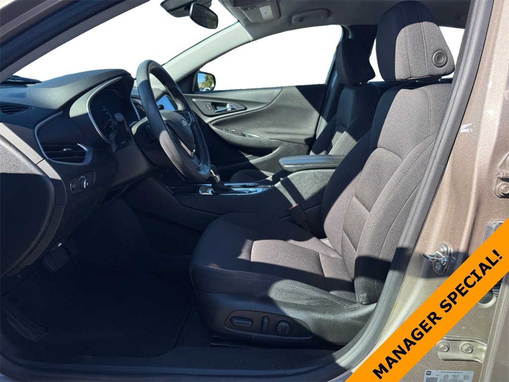 Used 2024 Chevrolet Malibu LT image 9