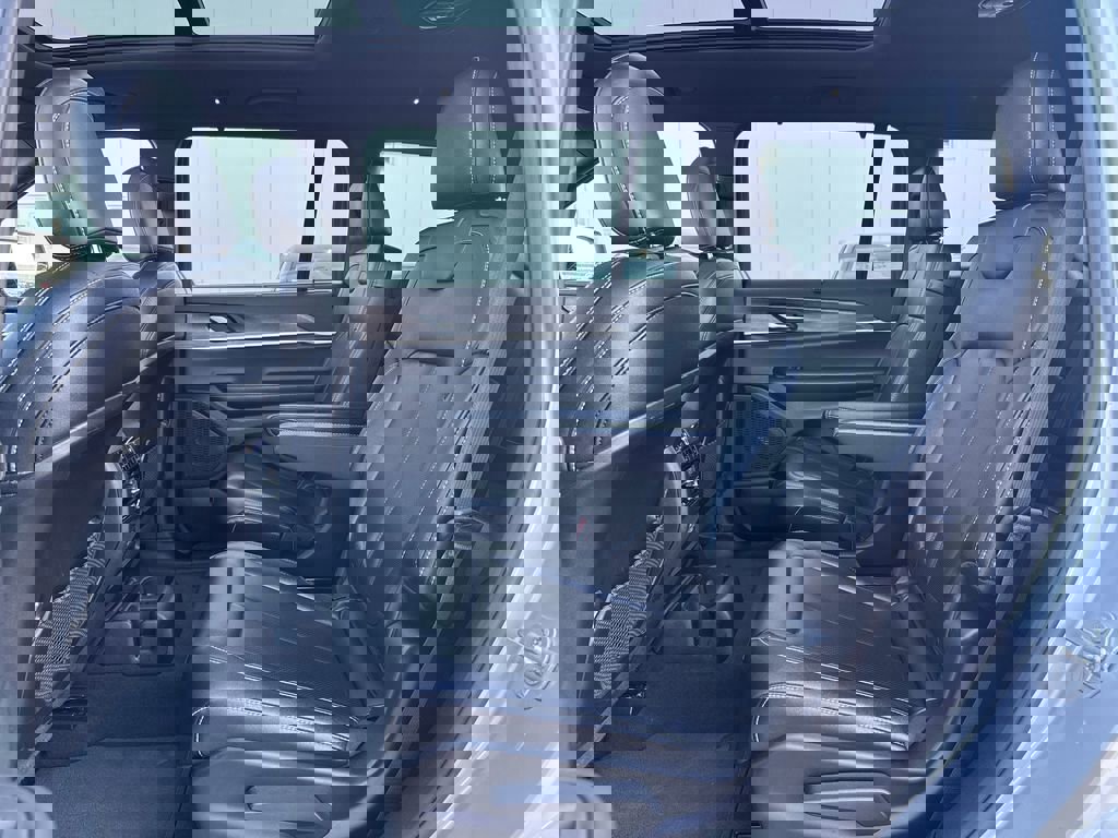 Used 2024 Jeep Grand Cherokee L Limited w/ Luxury Tech Group II image 34