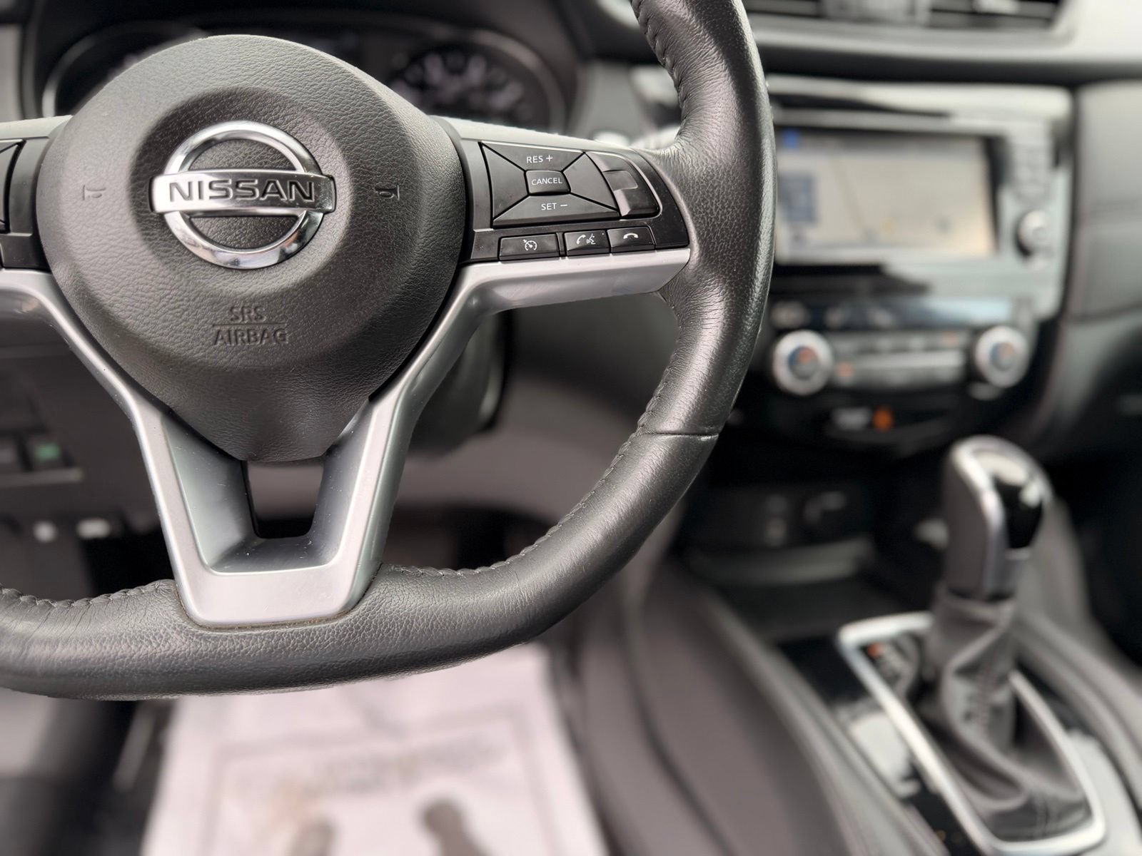 Used 2017 Nissan Rogue SL AWD/4WD image 20