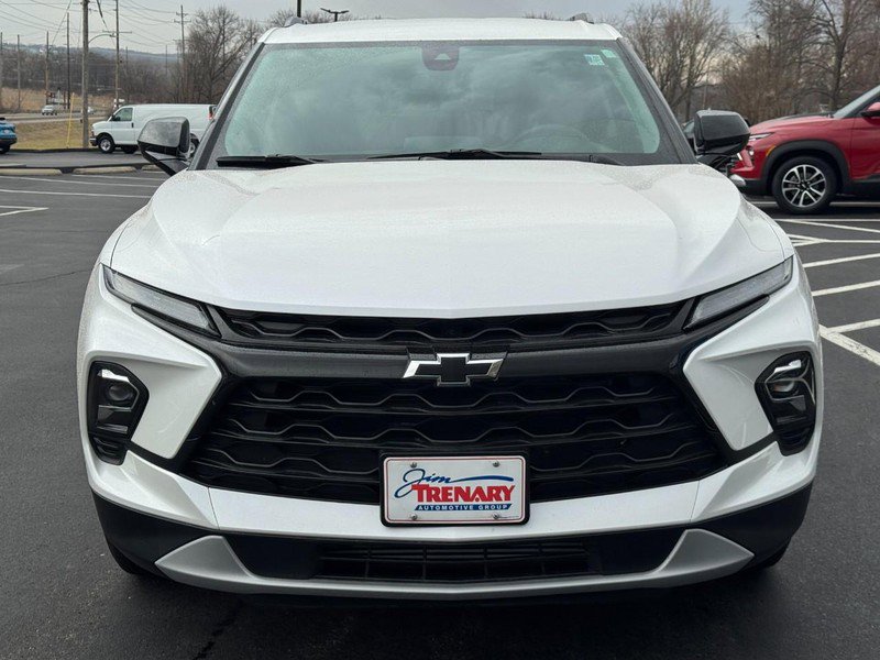 New 2025 Chevrolet Blazer LT w/ Midnight/Sport Edition FWD image 38