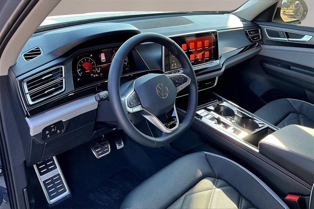 New 2026 Volkswagen Atlas Peak Edition image 7