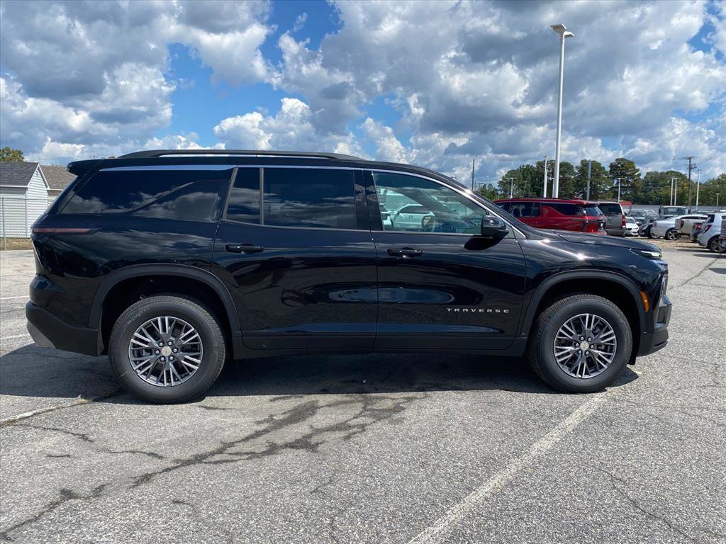 New 2026 Chevrolet Traverse LT w/ LPO, Floor Liner Package image 2