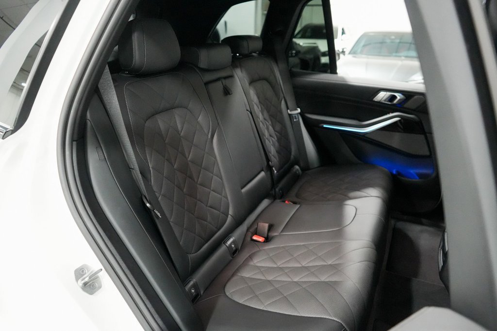 Used 2024 BMW X5 xDrive40i w/ M Sport Package image 21